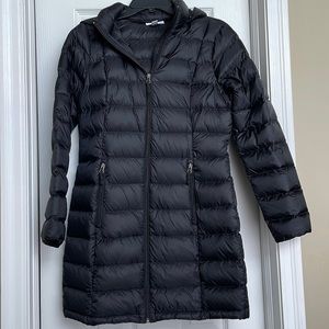 Like new black light weight water resistant jacket.